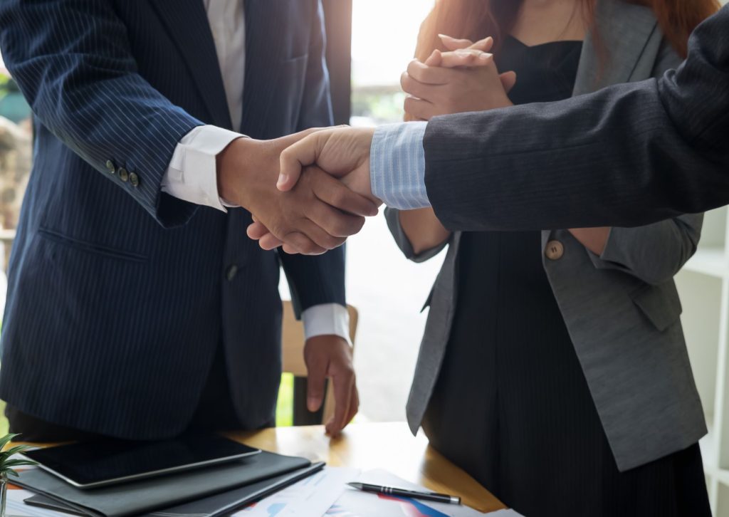 Urna Funeraria. Cómo elegirla adecuadamente Imagen que representa cómo elegir una urna funeraria de madera